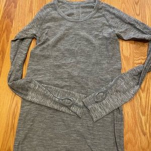 🚫SOLD🚫Woman’s Lululemon Long Sleeve Shirt
